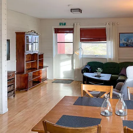 Cozy Apartment In Offersoy With Sauna *