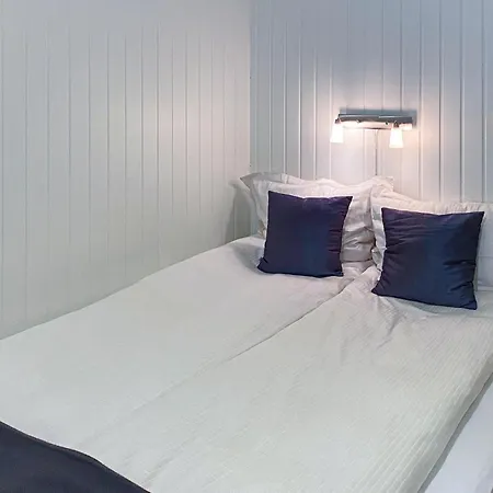 1 Bedroom Gorgeous In Apartment